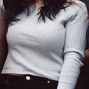 OFF THE SHOULDER LONGSLEEVE